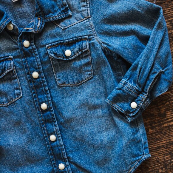 Blue Denim Pearl Snaps Button Up Shirt: 3T - Picture 3 of 5